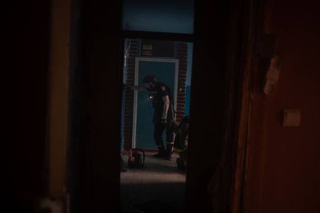 Aftermath of Russian airstrikes in Kramatorsk KRAMATORSK, UKRAINE - JULY 10: A firefighter takes a break after entering several homes to check for casualties in a building affected by a Russian airstrike in Kramatorsk, Ukraine, on July 10, 2026. Francisco Richart Anadolu Kramatorsk Ukraine. Editorial use only. Please get in touch for any other usage.  Copyright: x2026xAnadoluxFranciscoxRichartx
