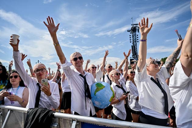 Bald caps record attempt at BST Hyde Park Fans wearing Bald Head Caps attend Pitbull Headliner at BST Hyde Park London, 10th July 2026, Credit:Thepinkrosephotographyltd Laura Rose Avalon  Copyright: xThepinkrosephotographyltdx xLauraxRosex xAvalonx 1115763254