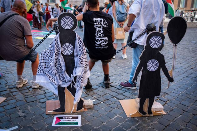 July 10, 2026, Rome, Rm, Italy: Activists from the group Health Workers for Gaza are holding a rally in front of Montecitorio, the Chamber of Deputies, to demand the release of Dr. Hussam Abu Safiya and all other Palestinian prisoners. Silhouettes of children are shown to remember the high number of children of the conflict. Rome Italy - ZUMAg256 20260710_znp_g256_008 Copyright: xMarcoxDixGianvitox