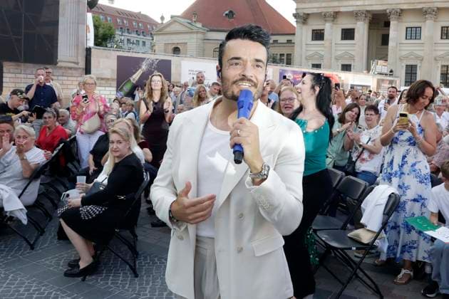 10.07.2026, Giovanni Zarrella, Sänger im Konzert bei Classic open Air 2026, in Berlin, Gendarmenmarkt, Fans, Berlin Deutschland, Germany *** July 10, 2026, Giovanni Zarrella, singer performing at Classic Open Air 2026, in Berlin, Gendarmenmarkt, fans, Berlin, Germany