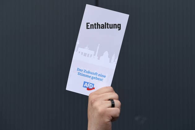 Listenaufstellung der AfD NRW am 10.07.2026 im Eventzentrum.NRW in Marl Symbolfoto: Eine Stimmkarte mit de Aufschrift Enthaltung *** AfD NRW candidate list on July 10, 2026, at the Eventzentrum NRW in Marl. Stock photo: A ballot marked Abstention. xRx