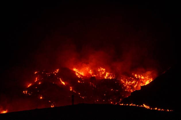 Fire in Los Gallardos, Almería: Nighttime images of the wildfire in Los Gallardos, Almería, on July 10, 2026, in Los Gallardos, Almería, Andalusia, Spain. The wildfire that broke out this Thursday, July 9, in the Almería town of Los Gallardos has left eleven dead and eight injured, four of them seriously, according to the latest update, which notes that efforts are ongoing to determine whether there may be more victims, as 19 people are currently missing. In addition, some 200 personnel from the Military Emergency Unit (UME) have been deployed around the wildfire, which is showing an unfavorable trend. JULY 10, 2026 Francisco J Los Gallardos, Almería, Andalusia Los Gallardos, Almería, Andalusia Spain  Copyright: xFranciscoxJ.xOlmox 7658444