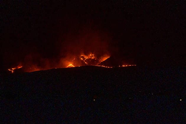 Fire in Los Gallardos, Almería: Nighttime images of the wildfire in Los Gallardos, Almería, on July 10, 2026, in Los Gallardos, Almería, Andalusia, Spain. The wildfire that broke out this Thursday, July 9, in the Almería town of Los Gallardos has left eleven dead and eight injured, four of them seriously, according to the latest update, which notes that efforts are ongoing to determine whether there may be more victims, as 19 people are currently missing. In addition, some 200 personnel from the Military Emergency Unit (UME) have been deployed around the wildfire, which is showing an unfavorable trend. JULY 10, 2026 Francisco J Los Gallardos, Almería, Andalusia Los Gallardos, Almería, Andalusia Spain  Copyright: xFranciscoxJ.xOlmox 7658446