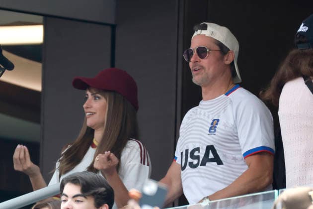 Spanish actress Penélope Cruz (L) and American actor Brad Pitt react in a 2026 FIFA World Cup quarterfinal match between Spain and Belgium at SoFi Stadium in Los Angeles, USA, 10 July 2026. FIFA World Cup 2026 - quarterfinal - Spain vs. Belgium !ACHTUNG: NUR REDAKTIONELLE NUTZUNG!  Copyright: xLavandeira.xJrx AMDEP8593 20260710-55020862807_1
