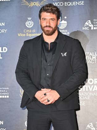 Can Yaman was a guest and awarded as Best International Social Actor at the 2026 Social Film Festival. Can Yaman on the Red Carpet of the 2026 Social Film Festival. Vico Equense Italy Copyright: xAntoninoxD’Espositox xSOPAxImagesx DSC_6647