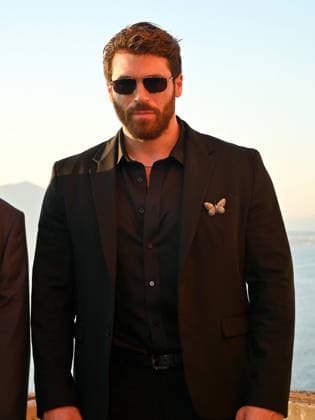 Can Yaman was a guest and awarded as Best International Social Actor at the 2026 Social Film Festival. Can Yaman at the Photocall of the 2026 Social Film Festival. Vico Equense Italy Copyright: xAntoninoxD’Espositox xSOPAxImagesx DSC_6017