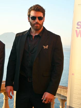 Can Yaman was a guest and awarded as Best International Social Actor at the 2026 Social Film Festival. Can Yaman at the Photocall of the 2026 Social Film Festival. Vico Equense Italy Copyright: xAntoninoxD’Espositox xSOPAxImagesx DSC_6027