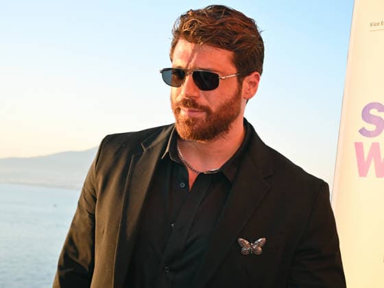 Can Yaman was a guest and awarded as Best International Social Actor at the 2026 Social Film Festival. Can Yaman at the Photocall of the 2026 Social Film Festival. Vico Equense Italy Copyright: xAntoninoxD’Espositox xSOPAxImagesx DSC_6034