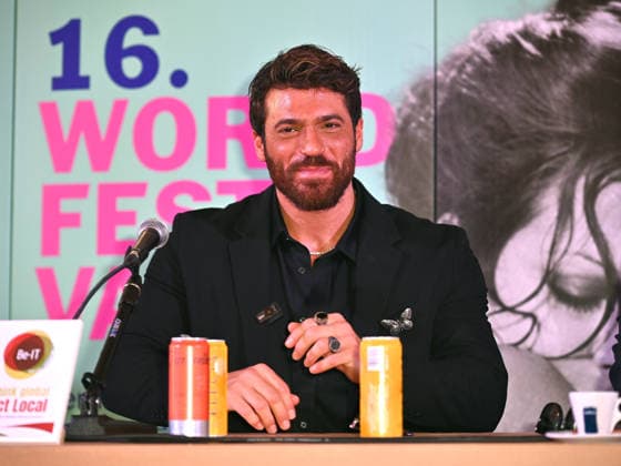 Can Yaman was a guest and awarded as Best International Social Actor at the 2026 Social Film Festival. Can Yaman speaks to journalists at the 2026 Social Film Festival conference. Vico Equense Italy Copyright: xAntoninoxD’Espositox xSOPAxImagesx DSC_6150