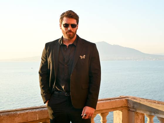 Can Yaman was a guest and awarded as Best International Social Actor at the 2026 Social Film Festival. Can Yaman at the Photocall of the 2026 Social Film Festival. Vico Equense Italy Copyright: xAntoninoxD’Espositox xSOPAxImagesx DSC_5988