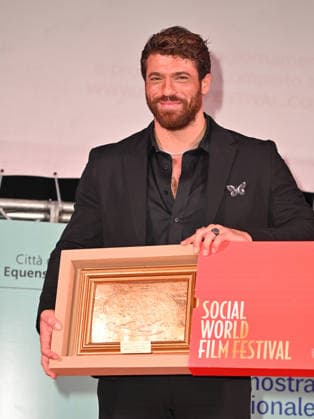Can Yaman was a guest and awarded as Best International Social Actor at the 2026 Social Film Festival. Can Yaman receives the award for Best International Social Actor at the 2026 Social Film Festival. Vico Equense Italy Copyright: xAntoninoxD’Espositox xSOPAxImagesx DSC_6883