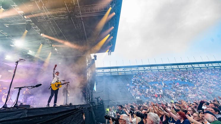 Callum Beattie at The Castle Concerts 2026 in Edinburgh, UK - 10 Jul 2026 Scottish singer-songwriter, Callum Beattie performs live on stage during The Castle Concerts 2026 at Edinburgh Castle. Edinburgh United Kingdom Copyright: xStuartxWestwoodx xSOPAxImagesx SWESTWOOD15