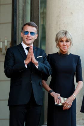 French President Emmanuel Macron and First Lady Brigitte Macron pose at the Élysée Palace on July 10, 2026, in Paris, France 458119 2026 07 10  Copyright: xLionelxGuericolasx xStarfacex STAR_458119_040