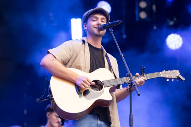 10.07.2026, Locarno, Piazza Grande, Moon and Stars, eifachBEN Locarno Piazza Grande Ticino Switzerland *** July 10, 2026, Locarno, Piazza Grande, Moon and Stars, eifachBEN Locarno Piazza Grande Ticino Switzerland Copyright: xJustPictures.ch AlexanderxRaemyx jp-de-AlRa-DSC04720