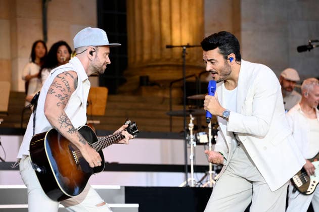 Giovanni Zarrella live beim Konzert Italienische Sommernacht - Part II beim Classic Open Air 2026 am Gendarmenmarkt. Berlin, 10.07.2026 *** Giovanni Zarrella live at the Italian Summer Night Part II concert at the Classic Open Air 2026 at Gendarmenmarkt in Berlin, July 10, 2026 Foto:xN.xKubelkax xFuturexImagex zarrella_6714