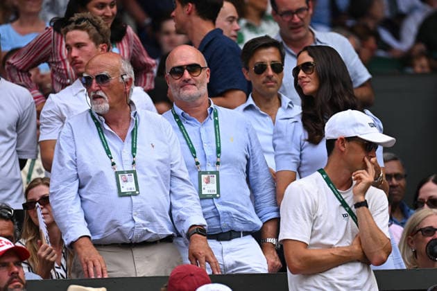 2026 Wimbledon - Semi-Final - Celebrities in the Stands Arthur Fery’s father and grand father during the semi final match at the 2026 Wimbledon Championships at the AELTC in London, Great Britain, on July 10, 2026. Photo by Corinne Dubreuil ABACAPRESS.COM LONDON United Kingdom  Copyright: xDubreuilxCorinne ABACAx