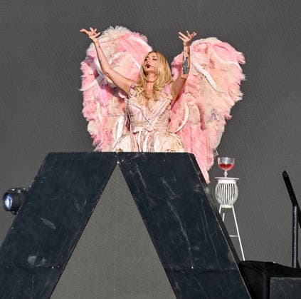 Kesha performing at BST Hyde Park, London, UK, 10 July 2026 Kesha performing at BST Hyde Park, London, UK, 10 July 2026., Credit:Laura Rose Avalon  Copyright: xLauraxRosex xAvalonx 1115827482