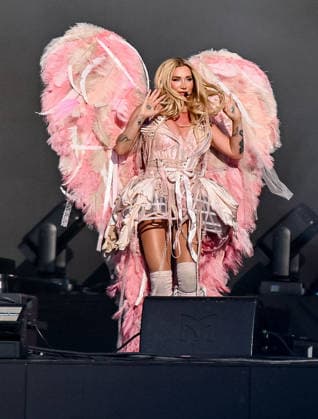 Kesha performing at BST Hyde Park, London, UK, 10 July 2026 Kesha performing at BST Hyde Park, London, UK, 10 July 2026., Credit:Laura Rose Avalon  Copyright: xLauraxRosex xAvalonx 1115827498
