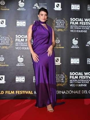The Social Series of the Year Award in Vico Equense, Italy - 10 Jul 2026 Giovanna Sannino attends the 2026 Social World Film Festival photocall where she received an award for the Social Series of the Year Award. Vico Equense Italy Copyright: xAntoninoxD’Espositox xSOPAxImagesx DSC_6368