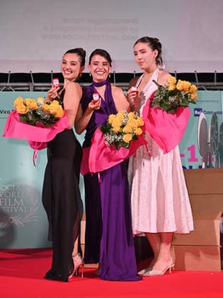 The Social Series of the Year Award in Vico Equense, Italy - 10 Jul 2026 Giovanna Sannino, Anna Gaia Sole and Maria Sole Pollio attend the 2026 Social World Film Festival photocall. Vico Equense Italy Copyright: xAntoninoxD’Espositox xSOPAxImagesx DSC_6583