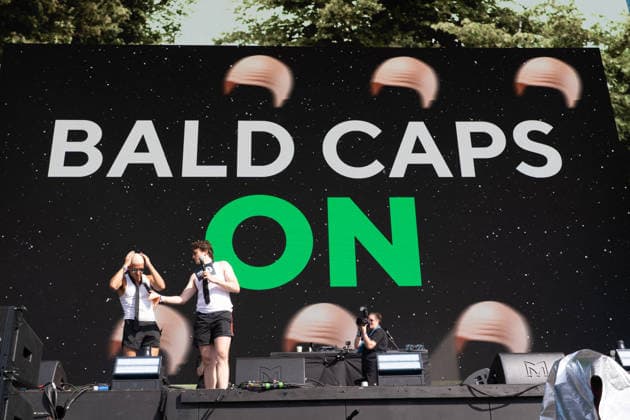 Grammy Award-winning Pitbull Fans Sign A New World Record - London Pitbull has set the Guinness World Record for the largest gathering of people wearing bald caps. The Latin hip hop artist, 45, was recognised with the achievement after 22,141 fans were counted wearing the caps ahead of his British Summer Time (BST) headline set in Hyde Park on Friday evening, on July 10, 2026, in London, UK. Photo by Cristina Messei IPA ABACAPRESS.COM London United Kingdom  Copyright: xIPA ABACAx