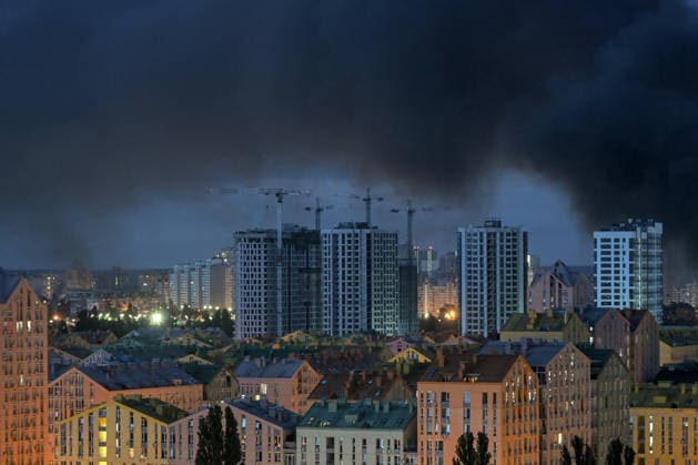 Black smoke from a Russian attack rises above apartment blocks in Kyiv, Ukraine, July 11, 2026. On Saturday night, July 11, the Russian army launched a ballistic missile strike on Kyiv for the third time in a week. At least 11 people were injured, including an 11-year-old boy. (Photo by Yevhen Kotenko Ukrinform) Smoke over Kyiv after Russian attack  Copyright: xYevhenxKotenkox