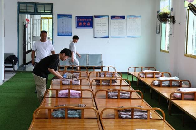 (260711) -- FUDING, July 11, 2026 -- Village officials make beds at a temporary shelter in Aokou Village of Fuding, southeast China s Fujian Province, July 11, 2026. Fujian has maintained its Level II typhoon emergency response and activated a Level III flood control emergency response as Typhoon Bavi nears China s east coast on Saturday. Local officials have implemented precautionary measures to prevent the Typhoon Bavi, including evacuating residents and inspecting geological hazard sites. Temporary shelters were fully stocked with supplies and medical resources. ) (SpotNews) CHINA-FUJIAN-FUDING-TYPHOON BAVI-PREVENTION (CN) JiangxKehong 