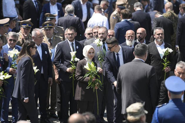 Thousands gather in Srebrenica to mark 31st anniversary of genocide as 10 more victims laid to rest POTOCARI, BOSNIA AND HERZEGOVINA – JULY 11: Turkiye s Minister of Family and Social Services Mahinur Ozdemir Goktas (C) attends the commemoration marking the 31st anniversary of the 1995 Srebrenica genocide at the Potocari Memorial Cemetery in Potocari, Bosnia and Herzegovina, on July 11, 2026. The ceremony commemorated the more than 8,000 Bosniak men and boys killed by Bosnian Serb forces during the genocide. Samir Jordamovic Anadolu Potocari Bosnia and Herzegovina. Editorial use only. Please get in touch for any other usage.  Copyright: x2026xAnadoluxSamirxJordamovicx