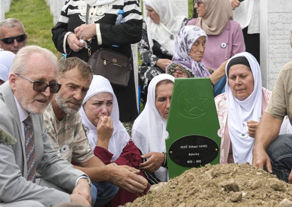 Funeral prayers held, 10 more Srebrenica genocide victims laid to rest SREBRENICA, BOSNIA AND HERZEGOVINA - JULY 11 : Funeral ceremony were held and 10 victims of the 1995 genocide were laid to rest at the Srebrenica-Potocari Memorial Cemetery in Srebrenica, Bosnia and Herzegovina on July 11, 2026. Thousands of people gathered at the site in the early hours of morning to pay their respects to the victims. The collective funeral prayer was led by Husein Kavazovic<!--TgQPHd --><!--TgQPHd false, ,false --><!--TgQPHd g 11x982h21 , ,0, ErcICvcHQUppVDR0SktELTVoQ3kyUlpqYkU3T2gzSmg5Wk5XZHdvM2lOZ1pmUjEyWldzQTl0bFBZdGNpR1BwNldYMDNKUWlmWkNXTWdWWmYxOXhtajJMRDVwVTAySnRIVndtVi1hSklUeW9MaWZxeW1ZWE1tT2pnODdXZzZLQW5wNjNST292NzE0cTZ0ZVotekFZSVVI  Copyright: x2026xAnadoluxSamirxJordamovicx