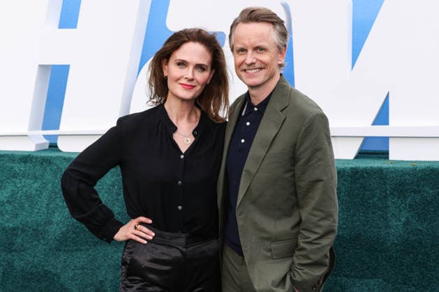 Los Angeles Premiere Of Netflix s The Hawk Season 1 WESTWOOD, LOS ANGELES, CALIFORNIA, USA - JULY 09: Emily Deschanel and husband David Hornsby arrive at the Los Angeles Premiere Of Netflix s The Hawk Season 1 held at the Directors Village (formerly Westwood Village Theatre) on July 9, 2026 in Westwood, Los Angeles, California, United States. Westwood Directors Village (formerly Westwood Village Theatre) California United States Copyright: xXavierxCollin ImagexPressxAgencyx