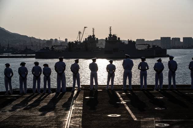 Return of the Charles de Gaulle Aircraft Carrier PHOTOPQR NICE MATIN Camille Dodet Toulon July 11, 2026 Photo PQR Camille Dodet Var Matin July 11, 2026 The Charles de Gaulle aircraft carrier returns to Toulon Harbor after 5 months and a half in the Gulf of Oman. This is the second-longest mission the nuclear-powered aircraft carrier has undertaken. Toulon, France, July 11, 2026. The aircraft carrier **Charles de Gaulle* is returning to the roadstead of Toulon after five and a half months in the Gulf of Oman. This is the second-longest mission the nuclear-powered aircraft carrier has undertaken. Toulon, France  Copyright: xPHOTOPQR NICExMATIN MAXPPPxCamillexDodetx 20260711NIM8680 20260711NIM8680