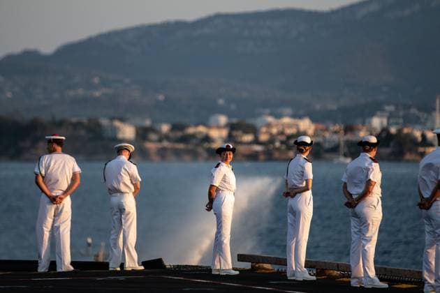 Return of the Charles de Gaulle Aircraft Carrier PHOTOPQR NICE MATIN Camille Dodet Toulon July 11, 2026 Photo PQR Camille Dodet Var Matin July 11, 2026 The Charles de Gaulle aircraft carrier returns to Toulon Harbor after 5 months and a half in the Gulf of Oman. This is the second-longest mission the nuclear-powered aircraft carrier has undertaken. Toulon, France, July 11, 2026. The aircraft carrier **Charles de Gaulle* is returning to the roadstead of Toulon after five and a half months in the Gulf of Oman. This is the second-longest mission the nuclear-powered aircraft carrier has undertaken. Toulon, France  Copyright: xPHOTOPQR NICExMATIN MAXPPPxCamillexDodetx 20260711NIM8683 20260711NIM8683