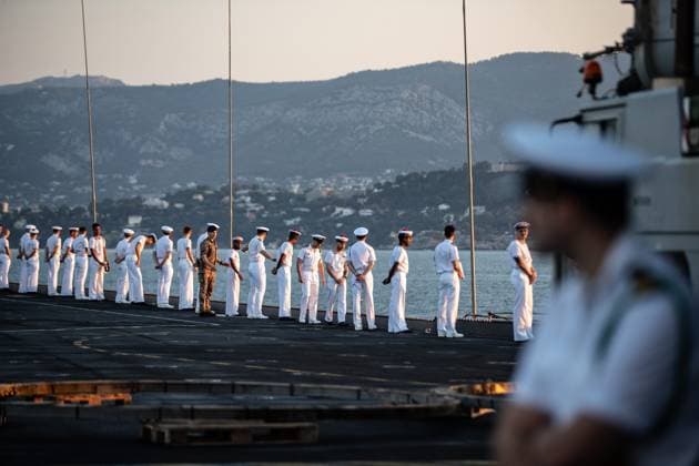 Return of the Charles de Gaulle Aircraft Carrier PHOTOPQR NICE MATIN Camille Dodet Toulon July 11, 2026 Photo PQR Camille Dodet Var Matin July 11, 2026 The Charles de Gaulle aircraft carrier returns to Toulon Harbor after 5 months and a half in the Gulf of Oman. This is the second-longest mission the nuclear-powered aircraft carrier has undertaken. Toulon, France, July 11, 2026. The aircraft carrier **Charles de Gaulle* is returning to the roadstead of Toulon after five and a half months in the Gulf of Oman. This is the second-longest mission the nuclear-powered aircraft carrier has undertaken. Toulon, France  Copyright: xPHOTOPQR NICExMATIN MAXPPPxCamillexDodetx 20260711NIM8706 20260711NIM8706