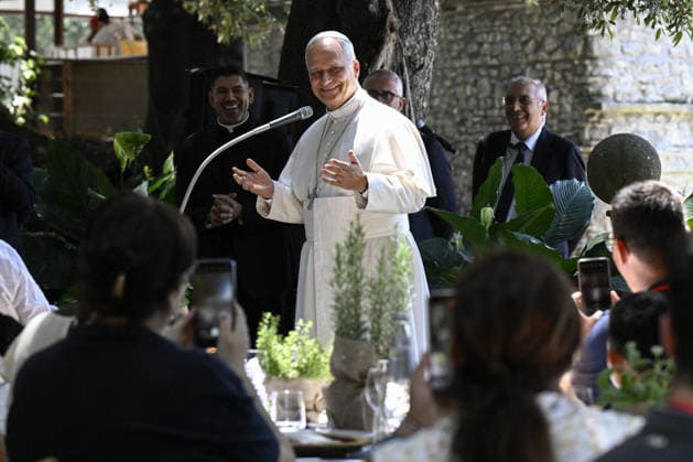 Pope Leo XIV At Lunch With Poor People In Castel Gandolfo - Italy Pope Leo XIV attends the special ‘Lunch with the Pope’ in ‘Borgo Laudato si’ in the Pontifical Gardens of Castel Gandolfo, near Rome, Italy, with some 200 poor and socially vulnerable people on July 11, 2026. The event brought together 200 people, including nearly 40 children, living in vulnerable circumstances and accompanied by the Diocese of Rome and affiliated charitable organizations. The guests are spending the day immersed in the beauty and spirituality of the Borgo Laudato si initiative. Located on a 55-hectare area of the gardens and farms of Castel Gandolfo, the Borgo Laudato si’, strongly desired by Pope Francis, offers a richly biodiverse environment (with more t  Copyright: xABACAx