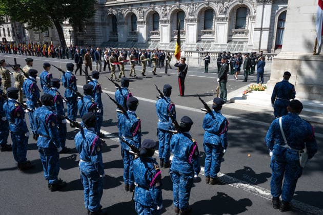Belgian Armed Forces parade at the Cenotaph at the annual London ceremony - 11 ul 2026 Belgian dignitaries lay a wreath at the Cenotaph during the annual Belgian parade. Belgian servicemen marched through Whitehall during the annual Belgian Parade at the Cenotaph in central London. The ceremony, held on the Saturday preceding Belgian National Day, commemorates the service and sacrifice of Belgian and British soldiers during the First and Second World Wars and celebrates the enduring friendship between the two nations. Belgium is the only non-Commonwealth country granted the honour of marching armed troops through central London, a tradition established by King George V in 1934. The ceremony includes a wreath laying at the Cenotaph followed Copyright: xAndreaxDomeniconix xSOPAxImagesx ADOMENICONI_BELGIAN_WREATH_Z63_6072
