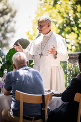 ITALY - POPE LEO XIV ATTENDS THE EVENT LUNCH WITH POPE WITH AROUND 200 SOCIALLY VULNERABLE PEOPLE FROM THE FIOCESE OF ROME, AT BORGO LAUDATO SI IN THE PONTIFICAL GARDENS OF CASTEL GANDOLFO - 2026 7 11 Italy,Castel Gandolfo , Vatican, 2026 7 11. Pope Leo XIV attends the event Lunch with the Pope with around 200 socially vulnerable people from the Diocese of Rome, at Borgo Laudato Si in the Pontifical Gardens of Castel Gandolfo EDITORIAL USE ONLY - NO BOOKS Copyright: xVATICANxMEDIA CPPx