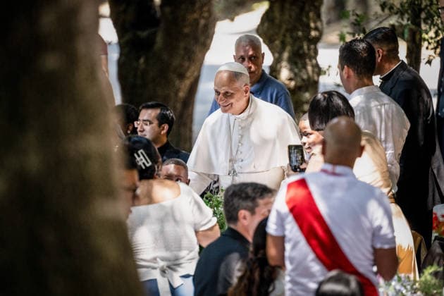 ITALY - POPE LEO XIV ATTENDS THE EVENT LUNCH WITH POPE WITH AROUND 200 SOCIALLY VULNERABLE PEOPLE FROM THE FIOCESE OF ROME, AT BORGO LAUDATO SI IN THE PONTIFICAL GARDENS OF CASTEL GANDOLFO - 2026 7 11 Italy,Castel Gandolfo , Vatican, 2026 7 11. Pope Leo XIV attends the event Lunch with the Pope with around 200 socially vulnerable people from the Diocese of Rome, at Borgo Laudato Si in the Pontifical Gardens of Castel Gandolfo EDITORIAL USE ONLY - NO BOOKS Copyright: xVATICANxMEDIA CPPx