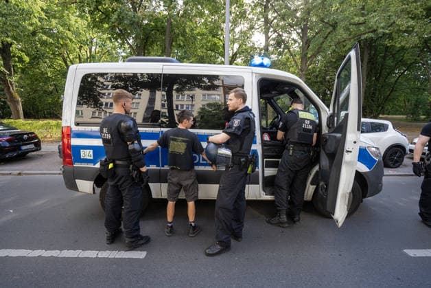 Pro-Palestine activists protest outside Rheinmetall weapons factory in Berlin BERLIN, GERMANY - JULY 11: Police officers take an activist into custody during a demonstration outside a Rheinmetall weapons production facility in the Wedding district of Berlin, Germany, on July 11, 2026. Hundreds of anti-war and pro-Palestine protesters gathered to voice their opposition to the defense company s operations, leading to several interventions by the police. Ilkin Eskipehlivan Anadolu Berlin Germany. Editorial use only. Please get in touch for any other usage.  Copyright: x2026xAnadoluxIlkinxEskipehlivanx