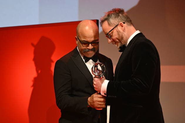 The final day of the 60th Karlovy Vary International Film Festival, on July 11, 2026. American actor Jeffrey Wright received the Karlovy Vary IFF President s Award, returning to the festival after three decades with the film Basquiat. On the right side is seen festival executive director Krystof Mucha. (CTKxPhoto KaterinaxSulova) CTKPhotoP2026071104494  CTKPhotoP2026071104494