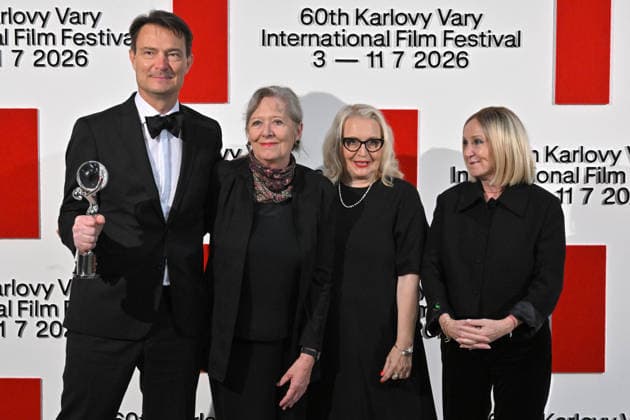 The final day of the 60th Karlovy Vary International Film Festival, on July 11, 2026. Readers Award of the newspaper Daily Pravo, Helena Trestikova (second from left) for the film Bara Basikova. On the left is producer Pavel Strnad, third from left is producer Katerina Cerna and on the right is singer Bara (Barbora) Basikova. (CTKxPhoto SlavomirxKubes) CTKPhotoP2026071105020  CTKPhotoP2026071105020