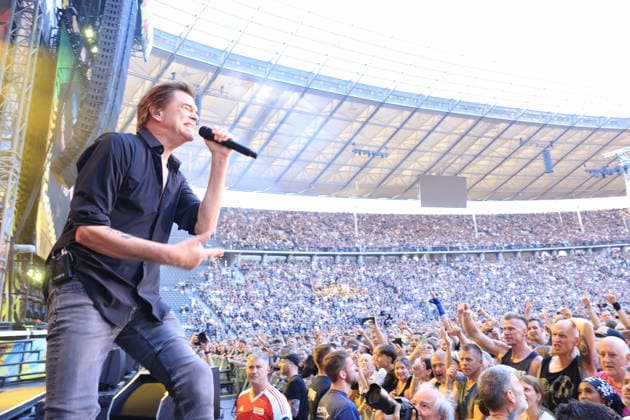 11.07.2026, Die Toten Hosen, Sänger Campino, im Konzert live im Olympiastadion, Berlin, Abschiedstour ãTrink aus wir, müssen gehenÒ live, bgl, Andreas Frege, Berlin *** July 11, 2026, Die Toten Hosen, singer Campino, live in concert at the Olympic Stadium, Berlin, farewell tour Let’s drink up, we have to go, live, bgl, Andreas Frege, Berlin