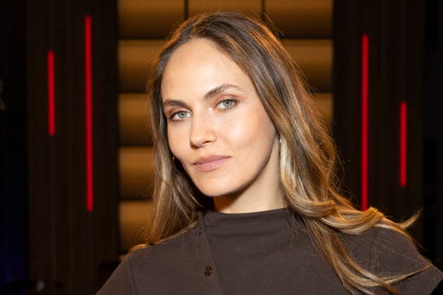 Model, Schauspielerin, Moderatorin, Influencerin Elena CARRIERE, freundlich, nachdenklich, Portrait, Portraet, zu Gast in der TV Sendung ,,Koelner Treff,, im WDR Fernsehen, Aufzeichnung am 10.07.2026, Ausstrahlung am 07.08.2026. *** Model, actress, host, and influencer Elena CARRIERE—friendly, thoughtful—portrait, featured as a guest on the TV show Koelner Treff on WDR television, recorded on July 10, 2026, Aired on August 7, 2026