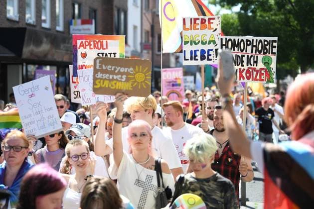 Erster CSD in Wesel unter dem Motto Nie wieder still ** NUR FÜR REDAKTIONELLE ZWECKE ** EDITORIAL USE ONLY **<p>Erster CSD in Wesel unter dem Motto Nie wieder still, am Samstag, 11.07.2026 in Wesel. Der Zug führt vom Großen Markt bis zum Berliner Tor, Deutschland NRW Wesel Copyright: MarkusxJoosten *** First CSD in Wesel under the slogan Never Silent Again ** FOR EDITORIAL USE ONLY ** EDITORIAL USE ONLY ** p First CSD in Wesel under the motto Never Silent Again, on Saturday, July 11, 2026, in Wesel. The parade will proceed from the Großer Markt to the Berliner Tor, Germany, North Rhine-Westphalia, Wesel. Copyright MarkusxJoosten Copyright: MarkusxJoosten doc86oatt0h151wndpgl70 ,EDITORIAL USE ONLY