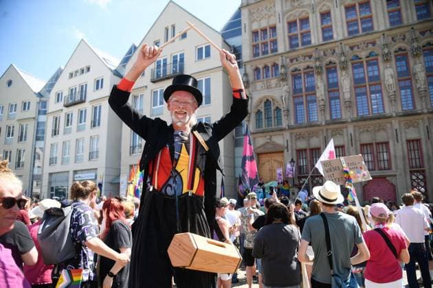 Erster CSD in Wesel unter dem Motto Nie wieder still ** NUR FÜR REDAKTIONELLE ZWECKE ** EDITORIAL USE ONLY **<p>Erster CSD in Wesel unter dem Motto Nie wieder still, am Samstag, 11.07.2026 in Wesel. Der Zug führt vom Großen Markt bis zum Berliner Tor, Deutschland NRW Wesel Copyright: MarkusxJoosten *** First CSD in Wesel under the slogan Never Silent Again ** FOR EDITORIAL USE ONLY ** EDITORIAL USE ONLY ** p First CSD in Wesel under the motto Never Silent Again, on Saturday, July 11, 2026, in Wesel. The parade will proceed from the Großer Markt to the Berliner Tor, Germany, North Rhine-Westphalia, Wesel. Copyright MarkusxJoosten Copyright: MarkusxJoosten doc86ob4wb3h6o7xmsht1q ,EDITORIAL USE ONLY