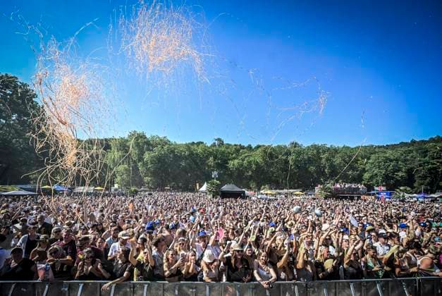 Das Smag-Sundance-Festival am Essener Baldeneysee auf dem Gekände des Seaside Beach. ** NUR FÜR REDAKTIONELLE ZWECKE ** EDITORIAL USE ONLY **<p>Tausende Elektrofans feiern beim Smag-Sundance-Festival am Essener Baldeneysee am Samstag, dem 11 07 2026. Mit dabei unter anderem Alle Farben, David Puentez, Plastik Funk und MBP. Das Smag-Sundance-Festival am Essener Baldeneysee auf dem Gekände des Seaside Beach. Deutschland NRW Essen Copyright: KerstinxKokoska *** The Smag Sundance Festival at Baldeneysee in Essen on the grounds of Seaside Beach ** FOR EDITORIAL USE ONLY ** EDITORIAL USE ONLY ** Thousands of electronic music fans will celebrate at the Smag Sundance Festival at Lake Baldeney in Essen on Saturday, July 11, 2026. Performers Copyright: KerstinxKokoska doc86obd6vht77fcvmut1q ,EDITORIAL USE ONLY