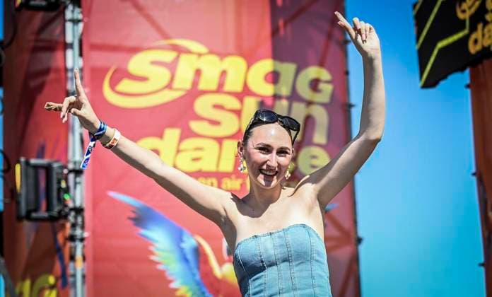 Das Smag-Sundance-Festival am Essener Baldeneysee auf dem Gekände des Seaside Beach. ** NUR FÜR REDAKTIONELLE ZWECKE ** EDITORIAL USE ONLY **<p>Tausende Elektrofans feiern beim Smag-Sundance-Festival am Essener Baldeneysee am Samstag, dem 11 07 2026. Mit dabei unter anderem Alle Farben, David Puentez, Plastik Funk und MBP. Das Smag-Sundance-Festival am Essener Baldeneysee auf dem Gekände des Seaside Beach. Deutschland NRW Essen Copyright: KerstinxKokoska *** The Smag Sundance Festival at Baldeneysee in Essen on the grounds of Seaside Beach ** FOR EDITORIAL USE ONLY ** EDITORIAL USE ONLY ** Thousands of electronic music fans will celebrate at the Smag Sundance Festival at Lake Baldeney in Essen on Saturday, July 11, 2026. Performers Copyright: KerstinxKokoska doc86obcb4qihi1fekjll93 ,EDITORIAL USE ONLY
