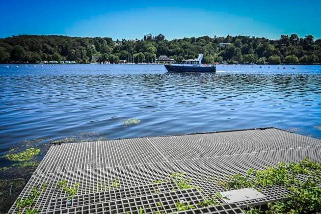 Das Smag-Sundance-Festival am Essener Baldeneysee auf dem Gekände des Seaside Beach. ** NUR FÜR REDAKTIONELLE ZWECKE ** EDITORIAL USE ONLY **<p>Die Wasserschutzpolizei auf dem Baldenysee am Samstag, dem 11 07 2026. Mit dabei unter anderem Alle Farben, David Puentez, Plastik Funk und MBP. Das Smag-Sundance-Festival am Essener Baldeneysee auf dem Gekände des Seaside Beach. Deutschland NRW Essen Copyright: KerstinxKokoska *** The Smag Sundance Festival at Lake Baldeney in Essen on the grounds of Seaside Beach ** FOR EDITORIAL USE ONLY ** EDITORIAL USE ONLY ** p The Water Police on Lake Baldeney on Saturday, July 11, 2026. Among those performing were Alle Farben, David Puentez, Plastik Funk, and MBP The Smag Sundance Festival at Lake Ba Copyright: KerstinxKokoska doc86obbc9vj5j9kzgegno ,EDITORIAL USE ONLY