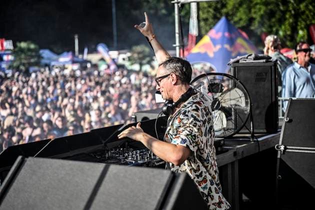 Das Smag-Sundance-Festival am Essener Baldeneysee auf dem Gekände des Seaside Beach. ** NUR FÜR REDAKTIONELLE ZWECKE ** EDITORIAL USE ONLY **<p>DJ Alle Farben beim Smag-Sundance-Festival am Essener Baldeneysee am Samstag, dem 11 07 2026. Mit dabei unter anderem Alle Farben, David Puentez, Plastik Funk und MBP. Das Smag-Sundance-Festival am Essener Baldeneysee auf dem Gekände des Seaside Beach. Deutschland NRW Essen Copyright: KerstinxKokoska *** The Smag Sundance Festival at Baldeneysee in Essen on the grounds of Seaside Beach ** FOR EDITORIAL USE ONLY ** EDITORIAL USE ONLY ** p DJ Alle Farben at the Smag Sundance Festival at Lake Baldeney in Essen on Saturday, July 11, 2026. Performers included Alle Farben, David Puentez, Plastik Copyright: KerstinxKokoska doc86obf9r7jpf9rj7vrzd ,EDITORIAL USE ONLY