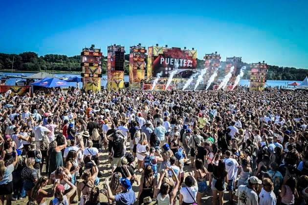 Das Smag-Sundance-Festival am Essener Baldeneysee auf dem Gekände des Seaside Beach. ** NUR FÜR REDAKTIONELLE ZWECKE ** EDITORIAL USE ONLY **<p>Tausende Elektrofans feiern beim Smag-Sundance-Festival am Essener Baldeneysee am Samstag, dem 11 07 2026. Mit dabei unter anderem Alle Farben, David Puentez, Plastik Funk und MBP. Das Smag-Sundance-Festival am Essener Baldeneysee auf dem Gekände des Seaside Beach. Deutschland NRW Essen Copyright: KerstinxKokoska *** The Smag Sundance Festival at Baldeneysee in Essen on the grounds of Seaside Beach ** FOR EDITORIAL USE ONLY ** EDITORIAL USE ONLY ** Thousands of electronic music fans will celebrate at the Smag Sundance Festival at Lake Baldeney in Essen on Saturday, July 11, 2026. Performers Copyright: KerstinxKokoska doc86obe85t4lx1jtkpaggp ,EDITORIAL USE ONLY