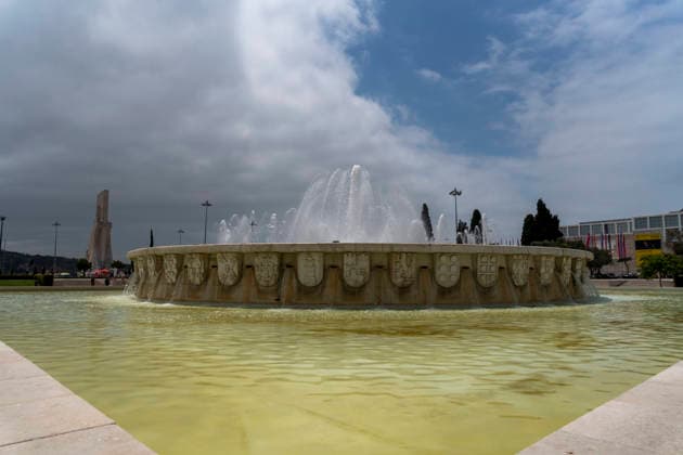 High Temperatures Continue In Lisbon A view of a public fountain during a period of high temperatures in Lisbon, Portugal, on July 11, 2026. Warm summer conditions continue across much of Portugal as prolonged above-average temperatures affect natural landscapes during the peak summer season. Lisbon Portugal  Copyright: xLuisxBozax originalFilename: boza-hightemp260711_npVa2.jpg